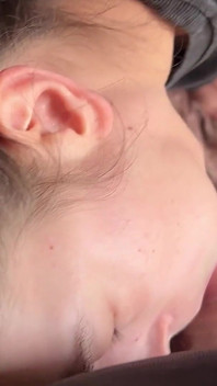 Punct de vedere - Hotwife în colanți este slabă și face un tratament facial uriaș