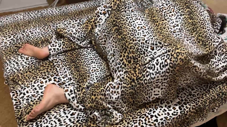 Couple Of Pleasure: Страстная пара быстро трахается в постели