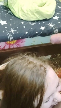 Ich liebe es, in meinen mund zu ficken und sperma zu schlucken