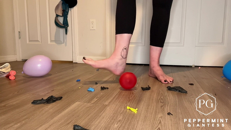 Peppermint Giantess: Will It Pop!? Giantess Feet Vs Balloons Barefoot, Sandals, Vans...