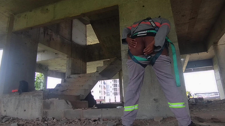 TheBlacKHunterr: Tôi lấy một món đồ chơi để làm việc và nhìn những...