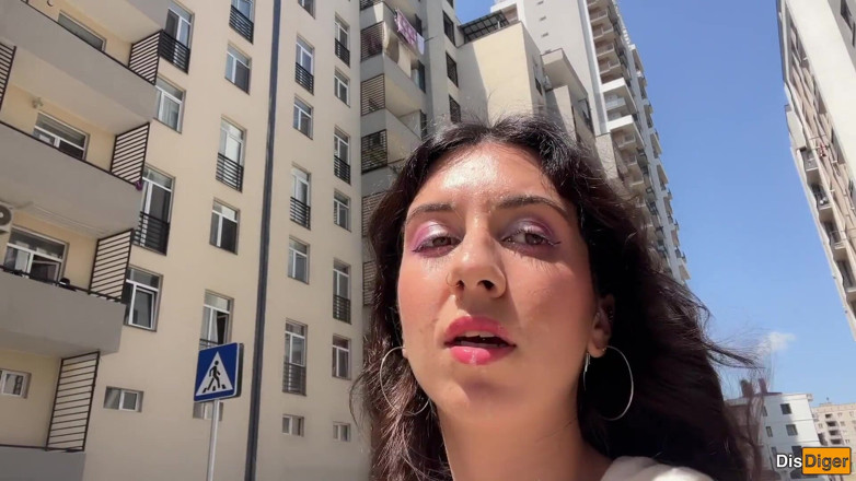 Dis Diger: Menina pede porra no rosto para caminhada nas ruas - boquete
