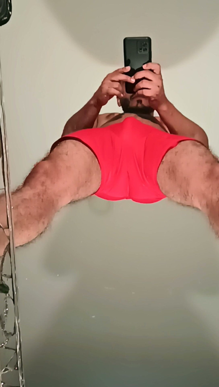 Tommhot: Masturbazione davanti allo specchio - sexy uomo latino che gioca con...