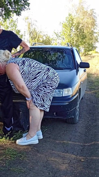 Psal veřejně v přírodě, ošukal sousedku do pusy a naplnil ji mrdkou
