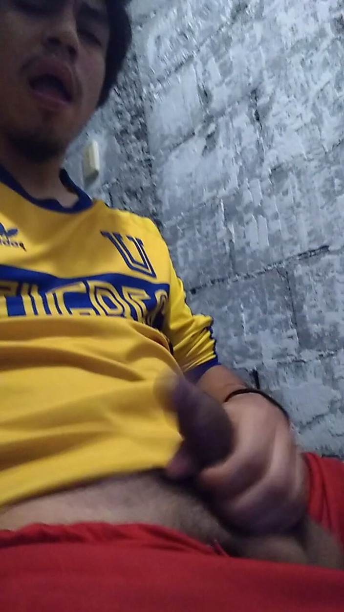 AlexAlejandro13: Dale un título al video cachondo
