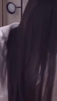 Slender Beauty with an Idol-like Smile Revealed Her Most Relaxed Side in a Rare Private Moment 1st