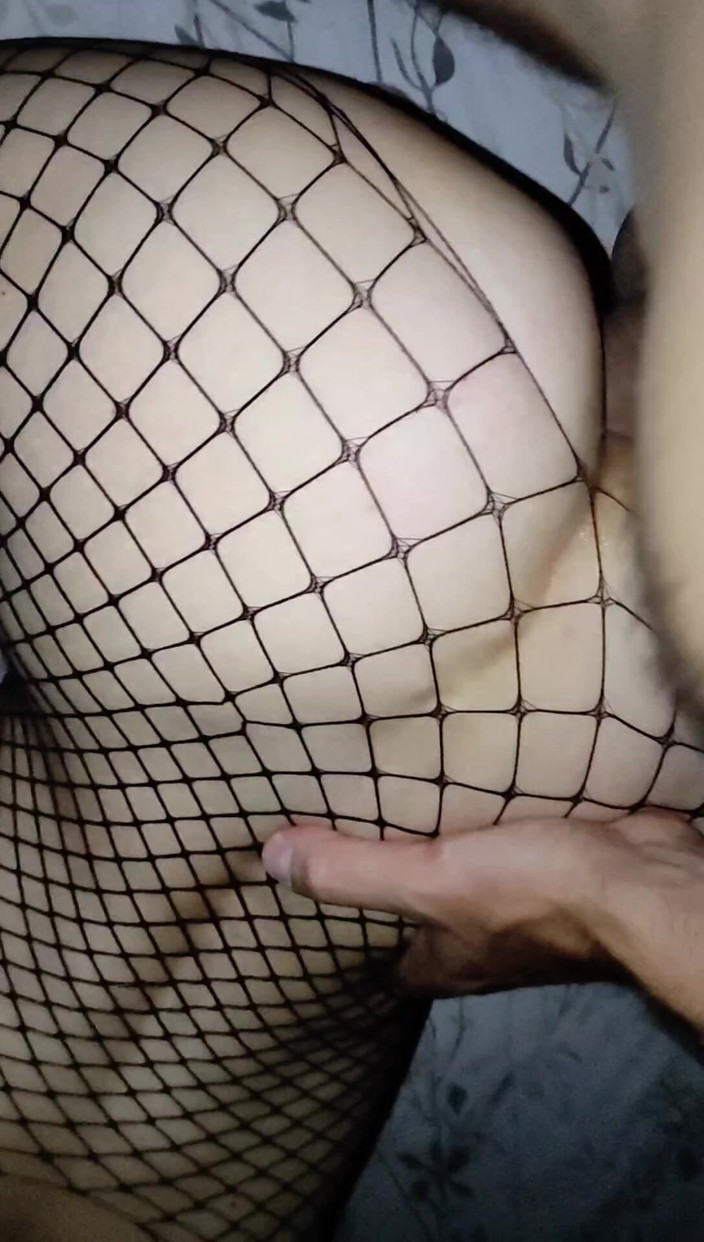 Hotlia: Cặp đôi già làm video tại nhà xinh đẹp
