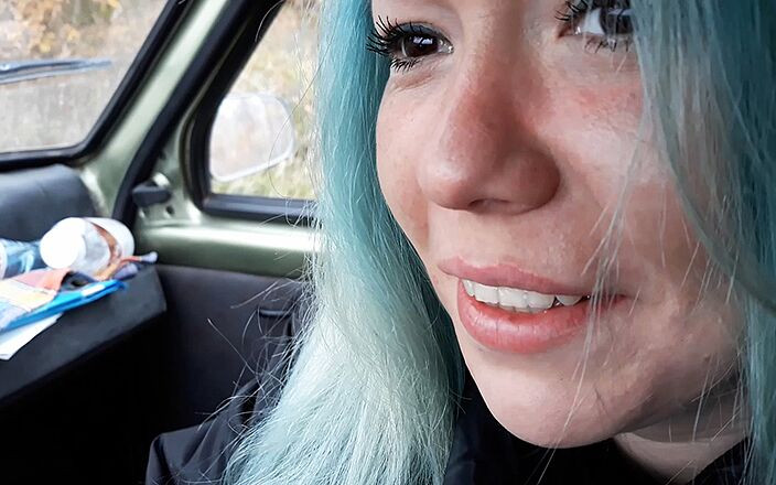 Blowjobs Alice: Panna kouřila pod kolečkem