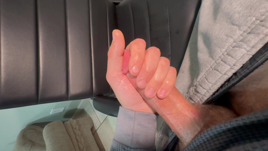 Powerful Cumshot After Edging and Moaning (Thehardbwc)