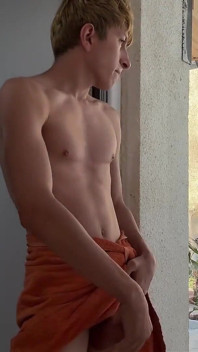 Phần 1 Anh chàng cu to lớn đụ người làm vườn twink dễ thương của cha kế