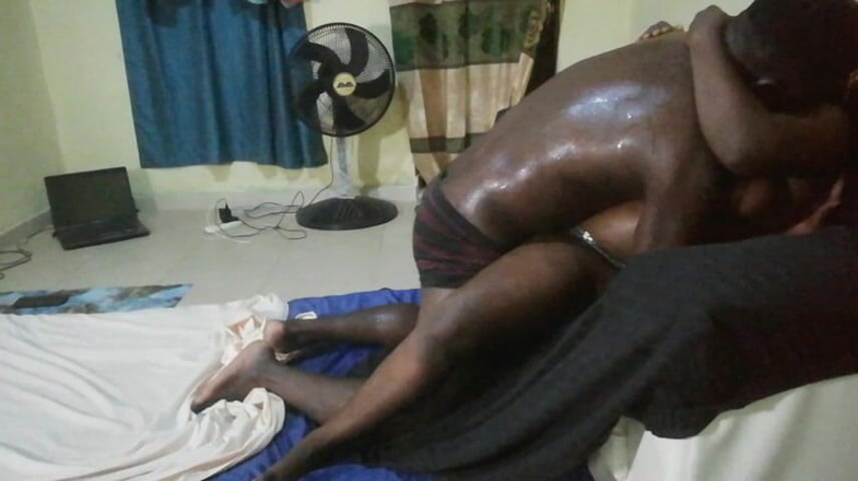 Pornsexlive: Quando estou molhada Minha meia-irmã