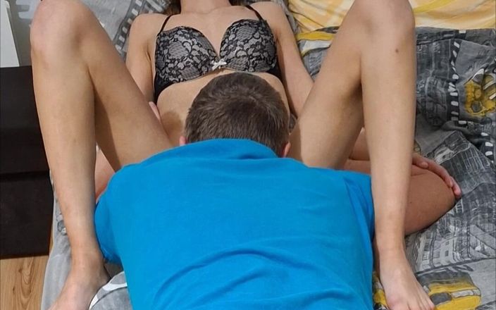 Wet Pussy Fuck: Orgasmo de menina magra de 18 anos