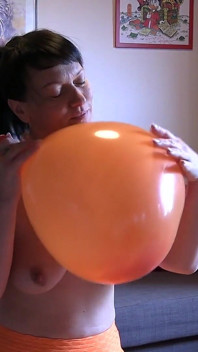 Orange Belloon - Pakaian Oren - B2P