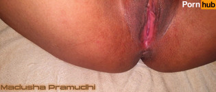 Tiyana: College-mädchen kam lehrerin nach hause und spreizte arsch und muschi