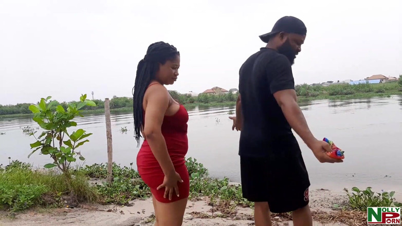 Krissyjoh: Sexe de l’autre côté de la rivière