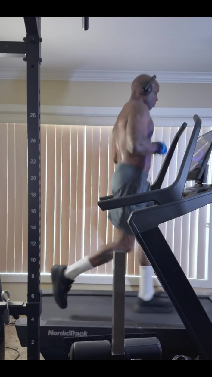 Hallelujah Johnson: Juste un jog lent