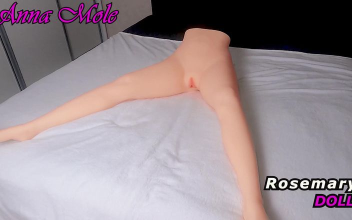 Anna Mole: Задница и ступни секс-кукла Rosemarydoll, белая девушка с шикарной задницей и ступнями трахает новую сексуальную куклу, активная скачка на дилдо
