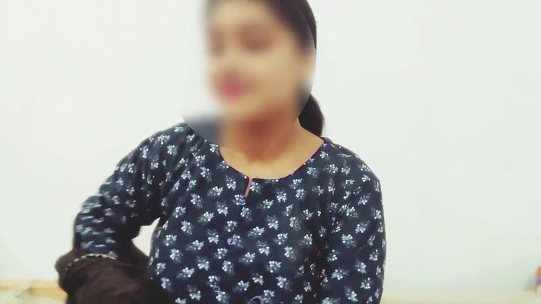 Fuckkkker: Une Pakistanaise Seule Se Fait Baiser Devant Son Copain