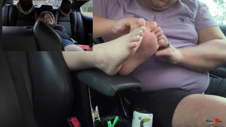 Ticklish Chicks: Snyft: Heather gekieteld
