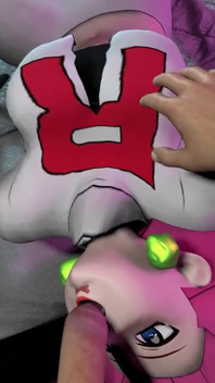 Menghabiskan petang di pejabat dengan Jessie Dari Team Rocket