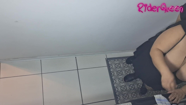 Riderqueen: Matrigna cucina cazzo figliastro - video per i fan MILF BBW