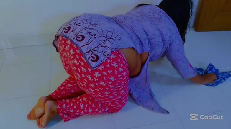 Aria Mia: 호텔에서 아름다운 핫한 하녀 따먹기