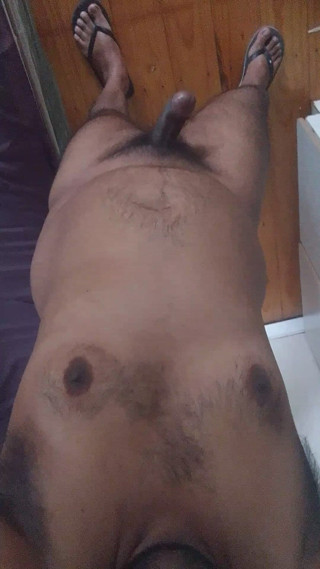 Sexy Miguel: Sexy miguel stimuliert seinen erigierten schwanz