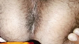 Il ragazzo del villaggio ha un culo vergine che cerca di scopare da solo