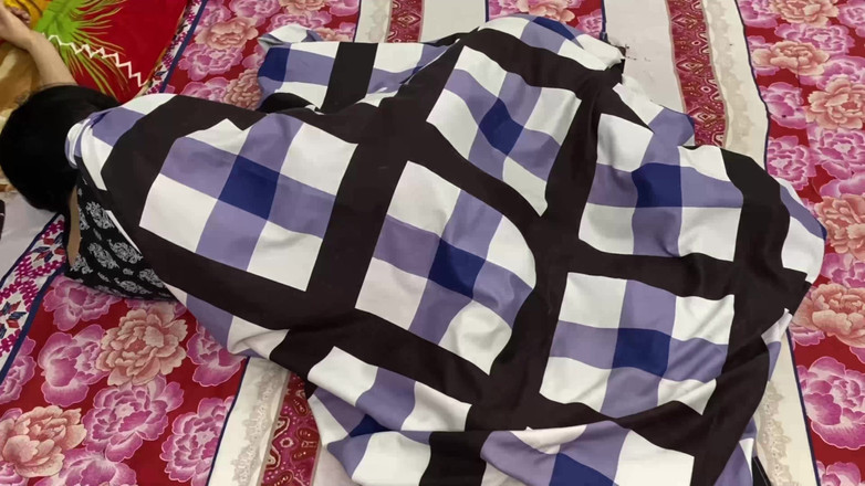 Desifilmy45: Compartió la cama con india punjabi y folló su gran...