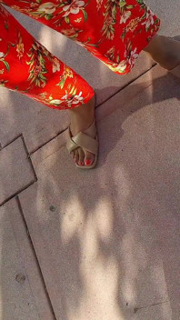 Bepergian ke redbone dengan si cewek cantik rambut merah di pantai selatan