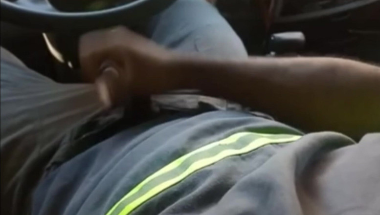 TheBlacKHunterr: Spuść się w ciężarówce