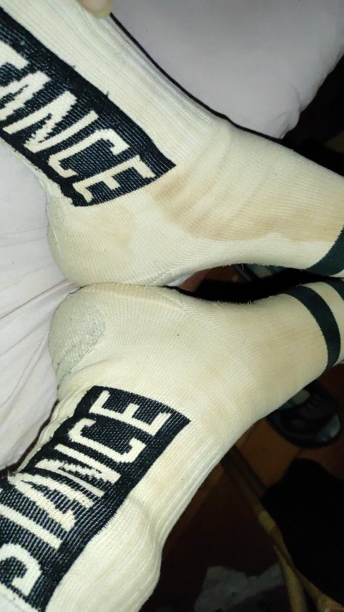 SmokedAlloy2: Dirtyjunkbro'nun işemek için tuvalete ihtiyacı yok. Bunu her yerde yapıyor!...