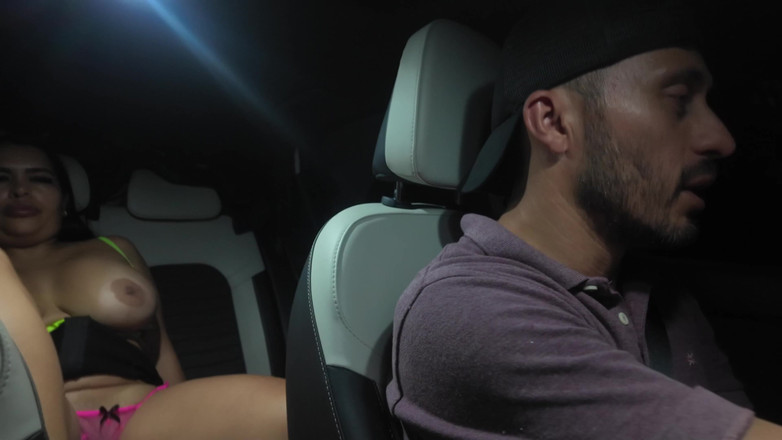 Lalucero: Nechal jsem si udělat Uber řidiče a udělat mě při řízení – Lalucero