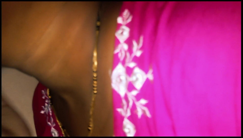 Harder299: Ibu tiri kampung India panas menikmati seks romantik. Bhabhi desi...