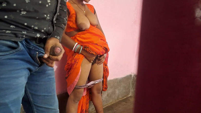Trilokinath: Frumoasă tânără bhabhi