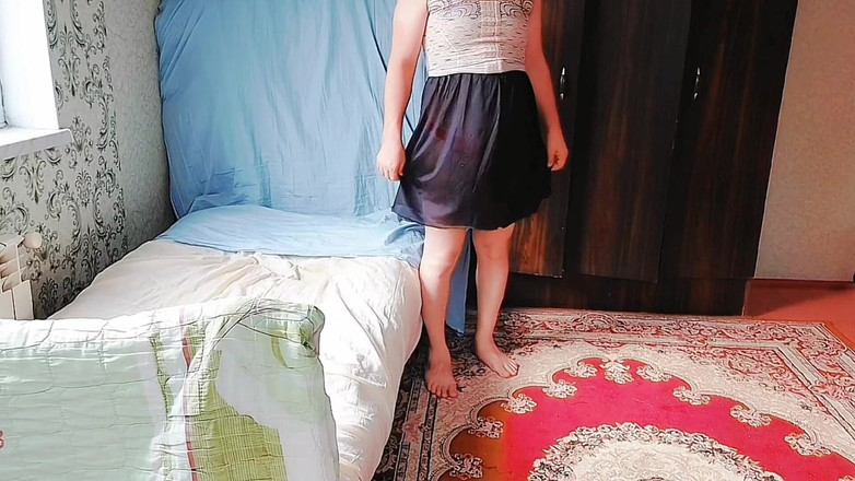 Kitty_Cross: Sissy manis melancap di katil