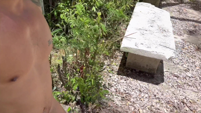 ortizjona: Я получаю такой возбужденный иду в лесу голышом с моим хуем запертым, а затем получить домой и уничтожить мою дыру