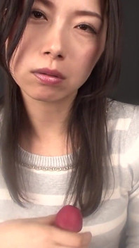 Tsubaki Kato плюет ее вонючей слюной в твое лицо