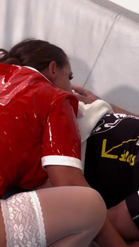 与性感的苏西在首都第12集的精子饥渴