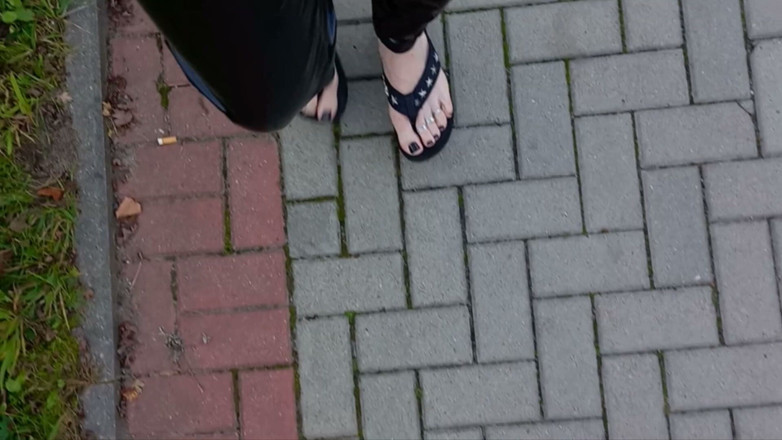 Heelex: Crossdressing in Latex Leggings and Platform Thongs