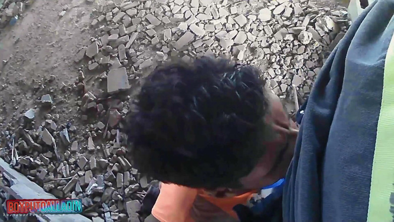 Alladin: I Sucked the Black Guy at the Construction Site.
