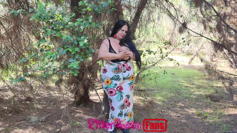 Riderqueen BBW Step Mom Latina Ebony: ライダークイーン・アウトドア:アウトドアファンのためのビデオ