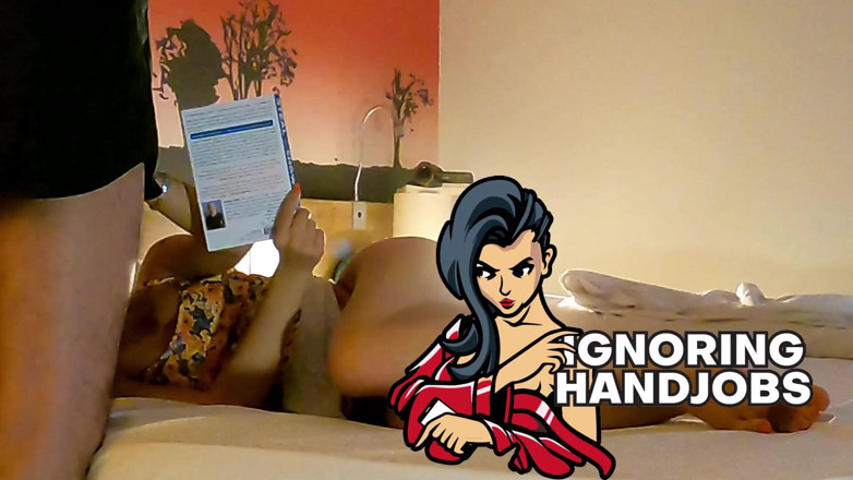 Ignoring Handjobs: 禁忌打手枪，在酒店房间里有很多 precum