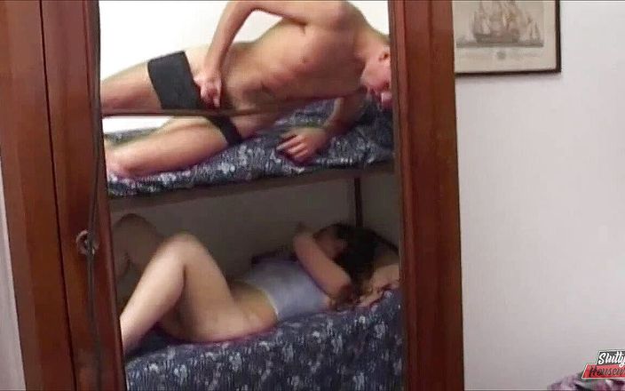 Vere Casalinghe Italia.: Emocionante masturbação de pau e buceta no mesmo quarto