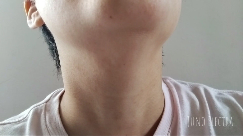 The Antichristrix: ジャイアンテス・レッドリップスはあなたを飢えている視点