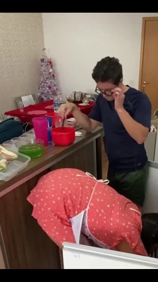 KiffaFeet: Kiffa Is a Hot Cooking Teacher
