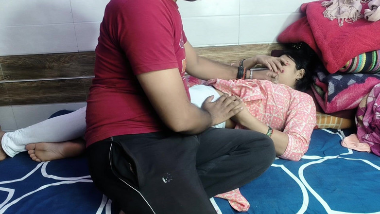 Pyaripooja22: main pooja bhaabhi ke sir ki maalish karne gaya aur...