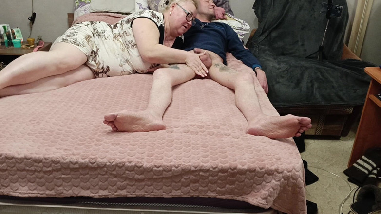 Zona901: Teman wanita hampir tidak menelan semua air mani selepas blowjob...