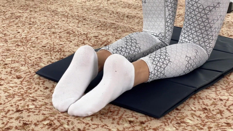 Falcon Al straight porn: 2 ragazzi scopano un allenatore di yoga con 2 cazzi contemporaneamente