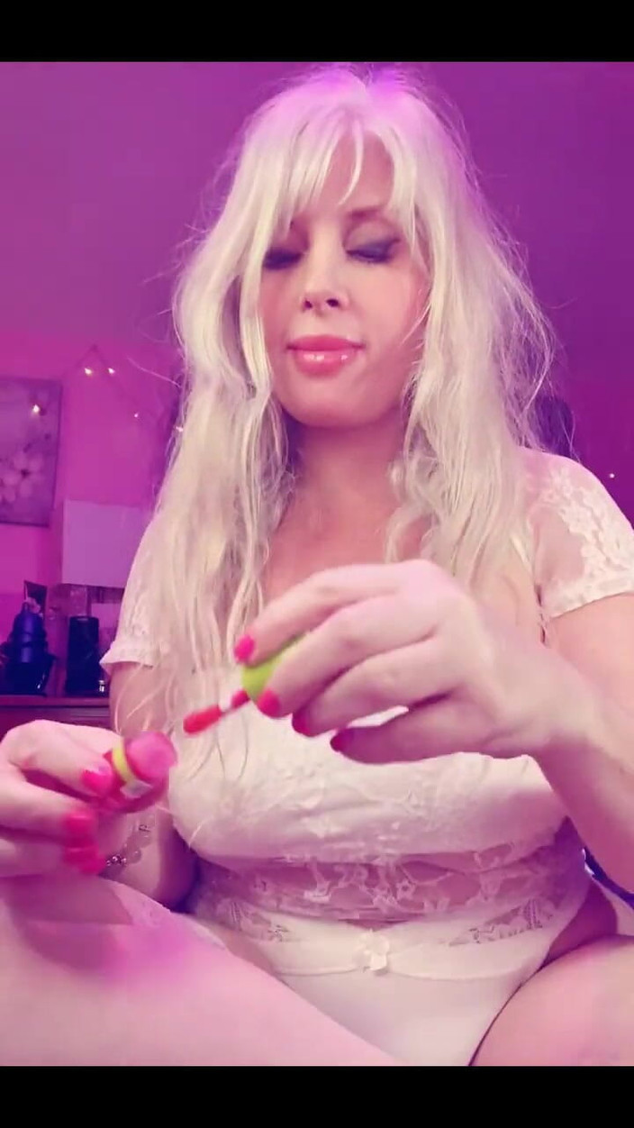 PaintedRose: Lo farò bagnare per te